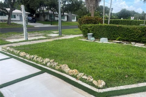 Casa en alquiler en Miami Shores, Florida, 3 dormitorios, 135.82 m2 № 1944046 - foto 12