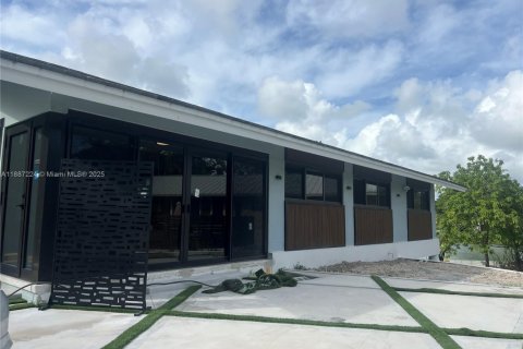 Casa en alquiler en Miami Shores, Florida, 3 dormitorios, 135.82 m2 № 1944046 - foto 9