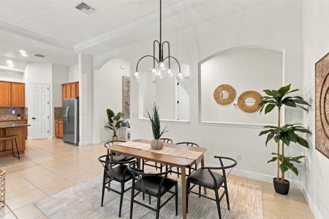 House in Brandon, Florida 4 bedrooms, 238.94 sq.m. № 2406677 - photo 12