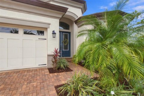 House in Brandon, Florida 4 bedrooms, 238.94 sq.m. № 2406677 - photo 4