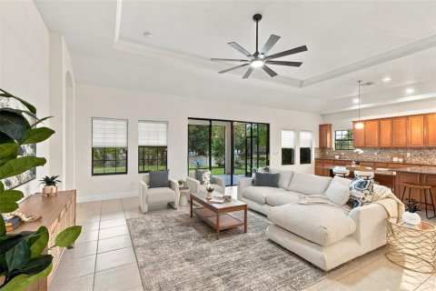 House in Brandon, Florida 4 bedrooms, 238.94 sq.m. № 2406677 - photo 13