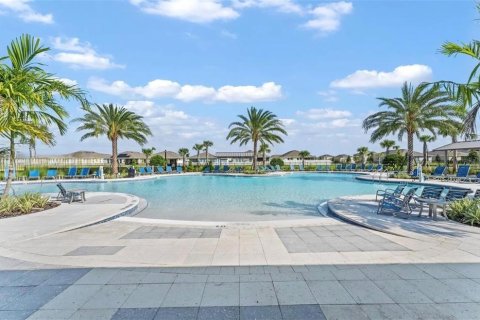 Casa en venta en Kissimmee, Florida, 4 dormitorios, 264.96 m2 № 2231188 - foto 3