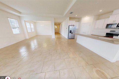 Casa en venta en Kissimmee, Florida, 4 dormitorios, 264.96 m2 № 2231188 - foto 14