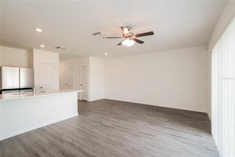 Townhouse in Wesley Chapel, Florida 3 bedrooms, 115.94 sq.m. № 1771291 - photo 3