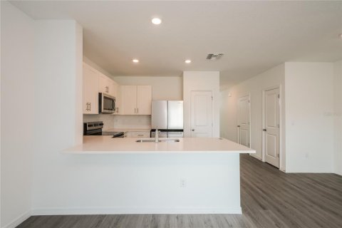 Townhouse in Wesley Chapel, Florida 3 bedrooms, 115.94 sq.m. № 1771291 - photo 5