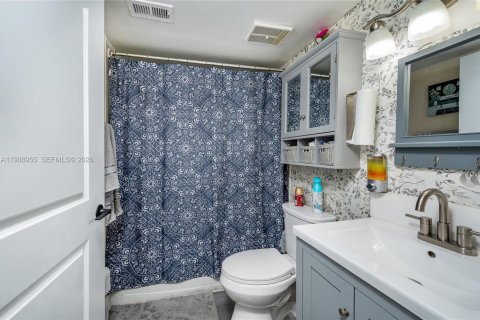 Купить кондоминиум в Хайалиа, Флорида 2 спальни, 80.82м2, № 2051874 - фото 12