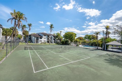 Купить кондоминиум в Хайалиа, Флорида 2 спальни, 80.82м2, № 2051874 - фото 22