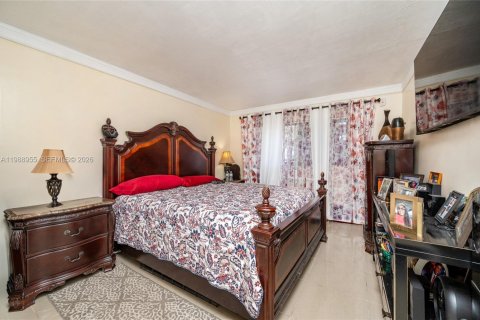 Купить кондоминиум в Хайалиа, Флорида 2 спальни, 80.82м2, № 2051874 - фото 14