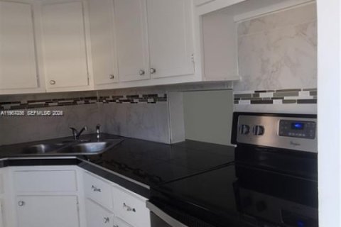 Apartment in Miami, Florida 1 bedroom, 88.63 sq.m. № 2081377 - photo 17