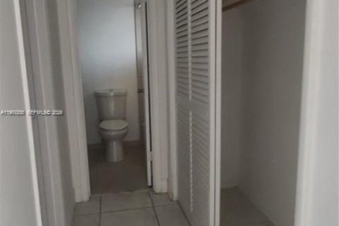 Apartment in Miami, Florida 1 bedroom, 88.63 sq.m. № 2081377 - photo 15