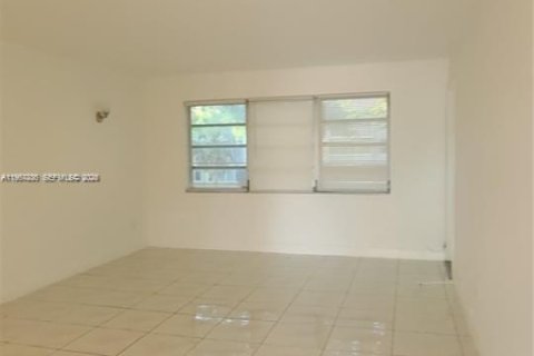 Apartment in Miami, Florida 1 bedroom, 88.63 sq.m. № 2081377 - photo 6