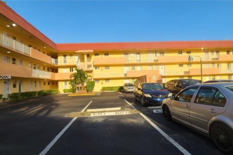 Apartment in Miami, Florida 1 bedroom, 88.63 sq.m. № 2081377 - photo 2