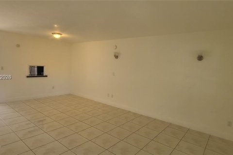 Apartment in Miami, Florida 1 bedroom, 88.63 sq.m. № 2081377 - photo 4