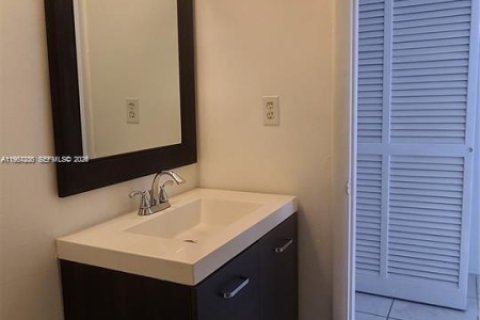 Apartment in Miami, Florida 1 bedroom, 88.63 sq.m. № 2081377 - photo 3