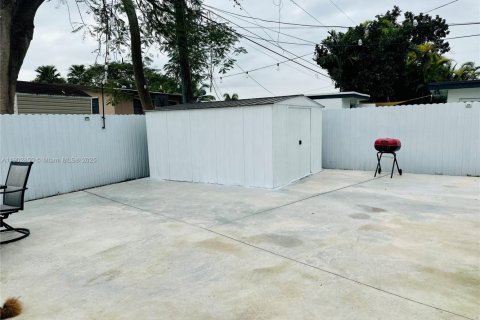 Villa ou maison à vendre à Miami, Floride: 4 chambres, 169.83 m2 № 1954078 - photo 14