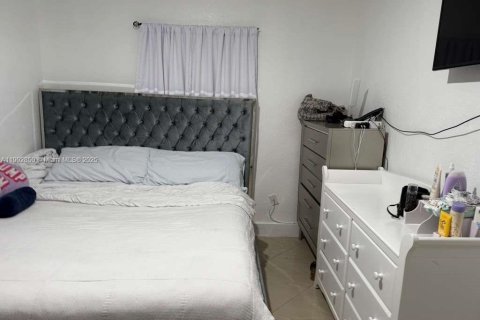 Villa ou maison à vendre à Miami, Floride: 4 chambres, 169.83 m2 № 1954078 - photo 23