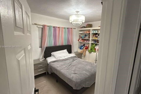 Villa ou maison à vendre à Miami, Floride: 4 chambres, 169.83 m2 № 1954078 - photo 22