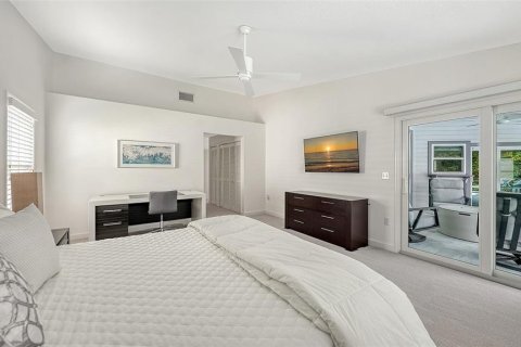 House in Sarasota, Florida 3 bedrooms, 255.95 sq.m. № 2155832 - photo 24