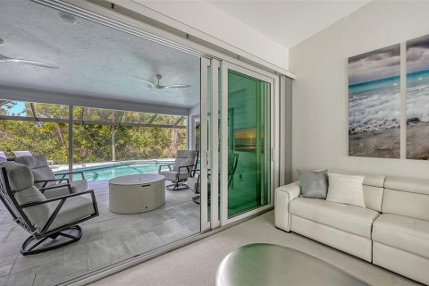 House in Sarasota, Florida 3 bedrooms, 255.95 sq.m. № 2155832 - photo 10