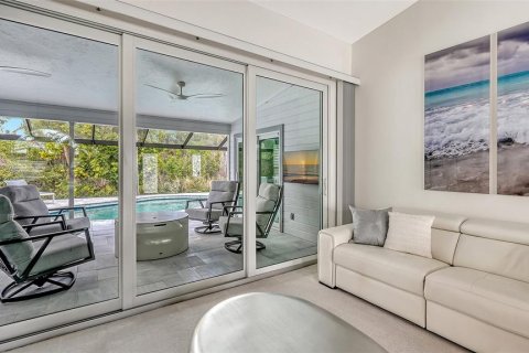 House in Sarasota, Florida 3 bedrooms, 255.95 sq.m. № 2155832 - photo 9