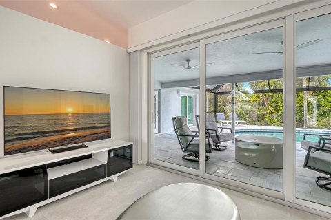 House in Sarasota, Florida 3 bedrooms, 255.95 sq.m. № 2155832 - photo 8