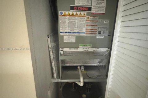 Condominio en venta en Miami, Florida, 1 dormitorio, 64.1 m2 № 1731217 - foto 6