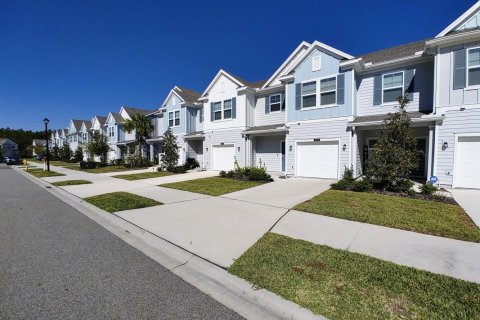 House in Jacksonville, Florida 3 bedrooms, 162.58 sq.m. № 771464 - photo 1