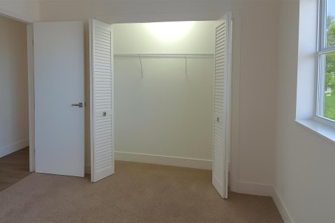 Condo in Hollywood, Florida, 2 bedrooms № 2246610 - photo 7