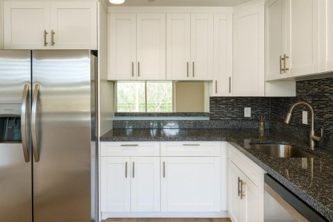 Condo in Hollywood, Florida, 2 bedrooms № 2246610 - photo 4