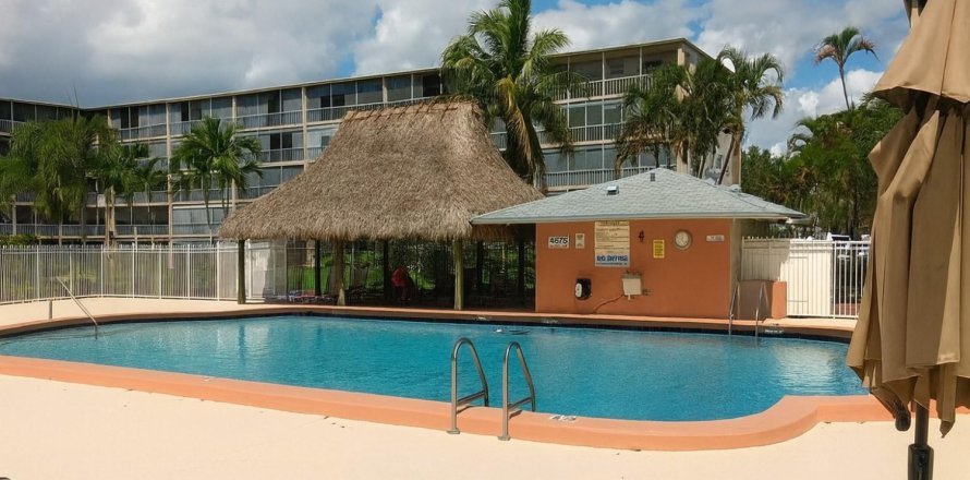 Condo in Hollywood, Florida, 2 bedrooms № 2246610