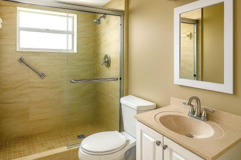 Condo in Hollywood, Florida, 2 bedrooms № 2246610 - photo 11