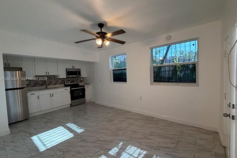 Appartement à louer à Miami, Floride: 231.79 m2 № 2076214 - photo 4