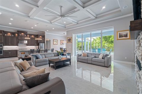 House in Ormond Beach, Florida 5 bedrooms, 506.69 sq.m. № 2108763 - photo 13