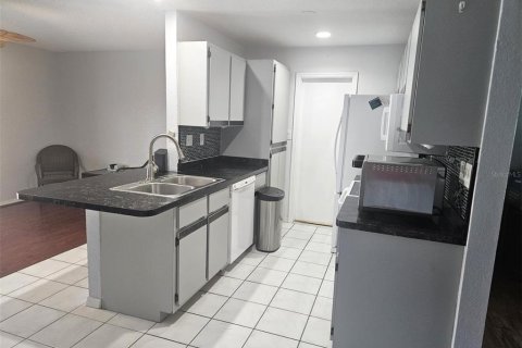House in Port Charlotte, Florida 2 bedrooms, 118.08 sq.m. № 1865861 - photo 11