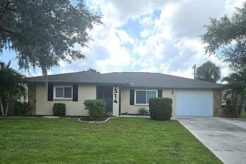 House in Port Charlotte, Florida 2 bedrooms, 118.08 sq.m. № 1865861 - photo 1