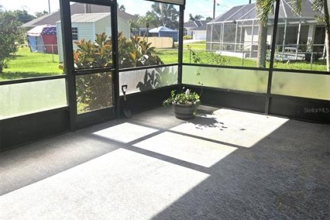 House in Port Charlotte, Florida 2 bedrooms, 118.08 sq.m. № 1865861 - photo 21