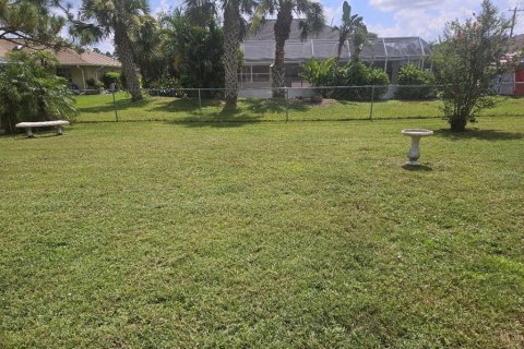 House in Port Charlotte, Florida 2 bedrooms, 118.08 sq.m. № 1865861 - photo 7