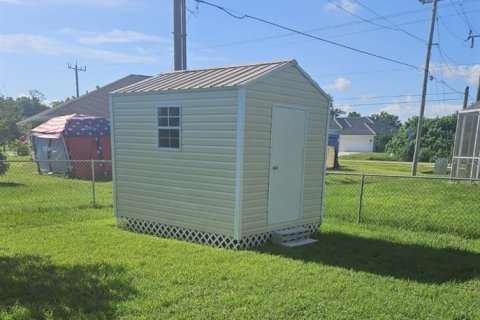 House in Port Charlotte, Florida 2 bedrooms, 118.08 sq.m. № 1865861 - photo 25