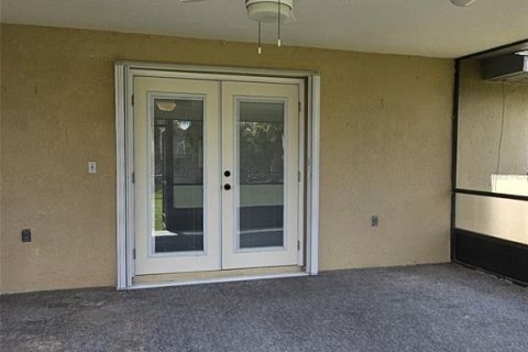 House in Port Charlotte, Florida 2 bedrooms, 118.08 sq.m. № 1865861 - photo 4