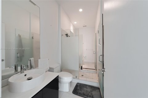 Condo in Miami, Florida, 1 bedroom  № 1802837 - photo 26