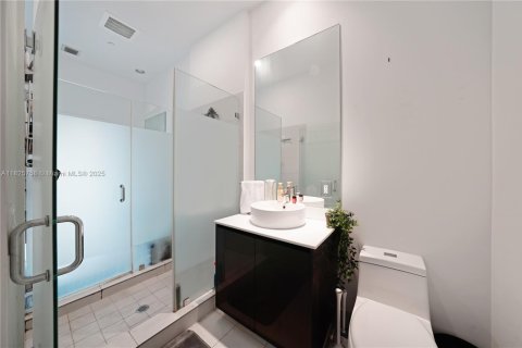 Condo in Miami, Florida, 1 bedroom  № 1802837 - photo 24