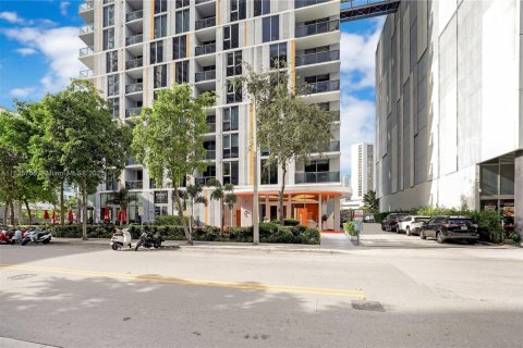 Condo in Miami, Florida, 1 bedroom  № 1802837 - photo 5