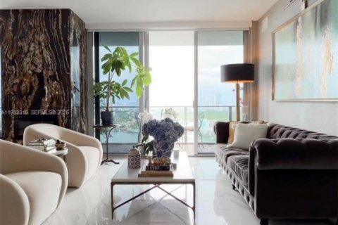 Condo in North Miami Beach, Florida, 2 bedrooms  № 1991193 - photo 3