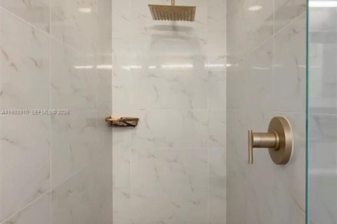 Condo in North Miami Beach, Florida, 2 bedrooms  № 1991193 - photo 28