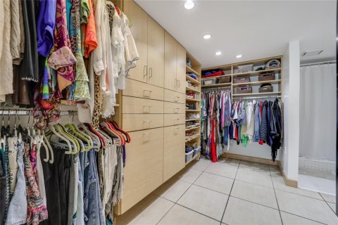 Condo in Key Biscayne, Florida, 2 bedrooms  № 1958097 - photo 11