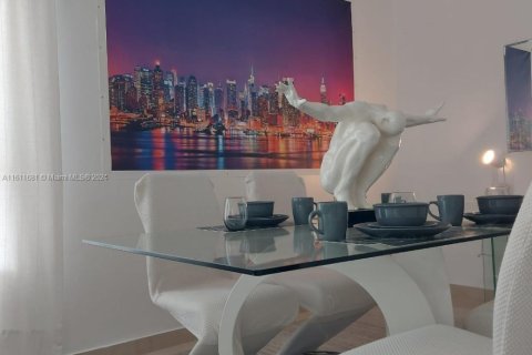 Appartement à louer à Miami Beach, Floride: 1 chambre, 64.75 m2 № 1960883 - photo 1