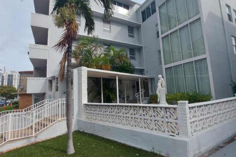 Appartement à louer à Miami Beach, Floride: 1 chambre, 64.75 m2 № 1960883 - photo 17