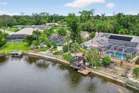 Villa ou maison à vendre à Port Charlotte, Floride: 3 chambres, 235.14 m2 № 1918292 - photo 1