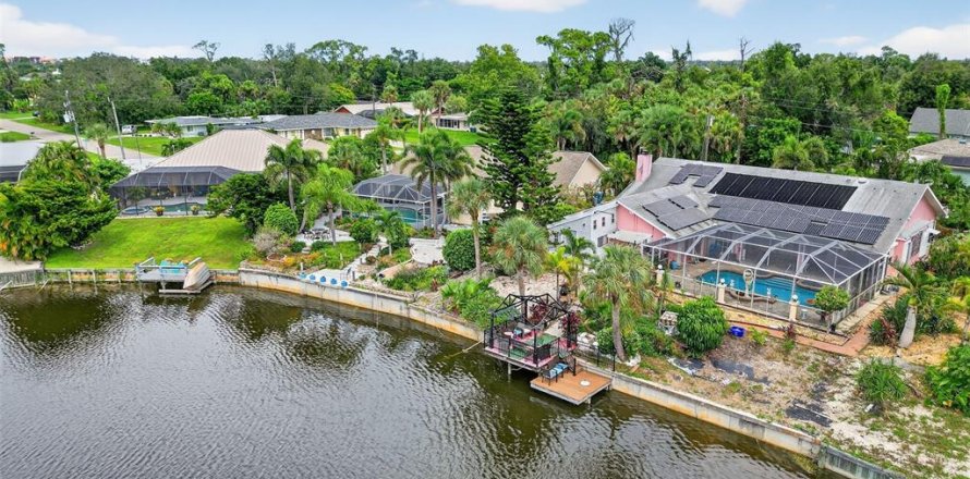 Villa ou maison à Port Charlotte, Floride 3 chambres, 235.14 m2 № 1918292