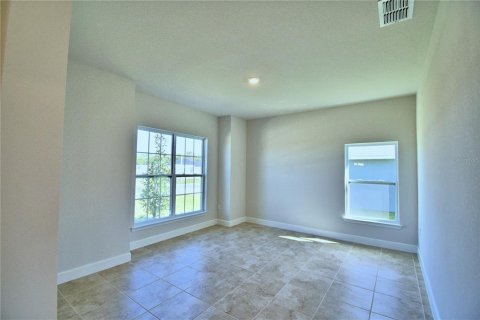 Casa en venta en Auburndale, Florida, 4 dormitorios, 216.46 m2 № 2215227 - foto 3